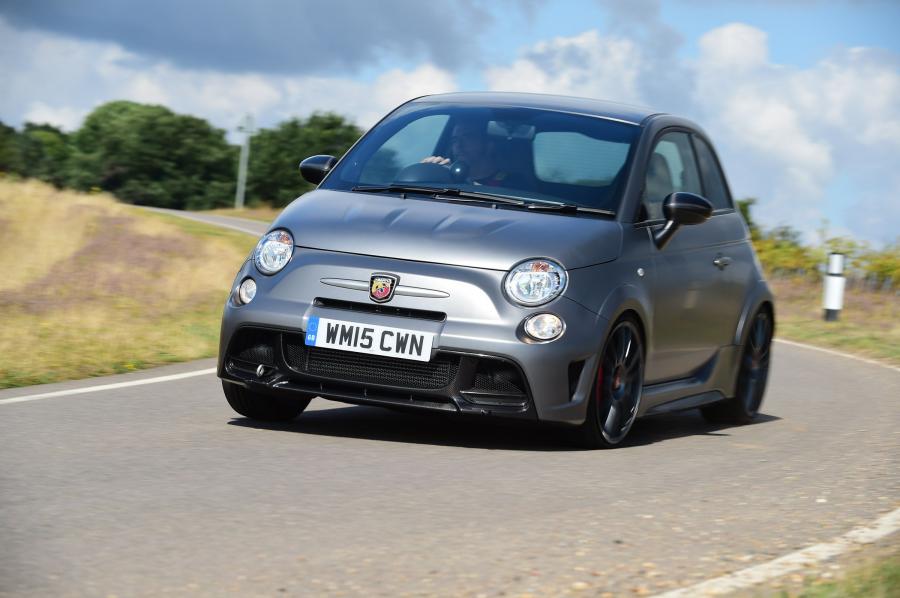  Abarth 695 Biposto (312) 2015 года  (UK) (фото 1 из 6)